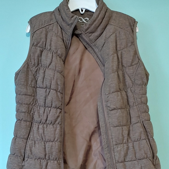 Versona Be Boundless Quilted Winter Brown Vest - Picture 4 of 8